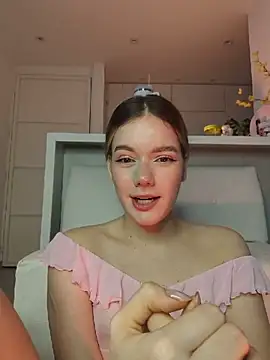 NicoleCut