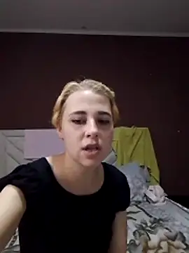 Gussie_Bridie webcam