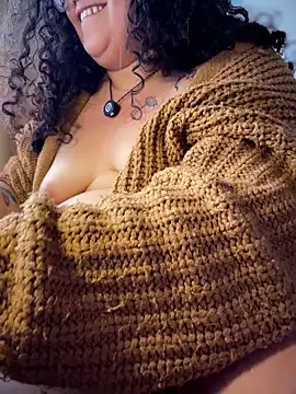 CurlyMilf_Vannexxxa webcam
