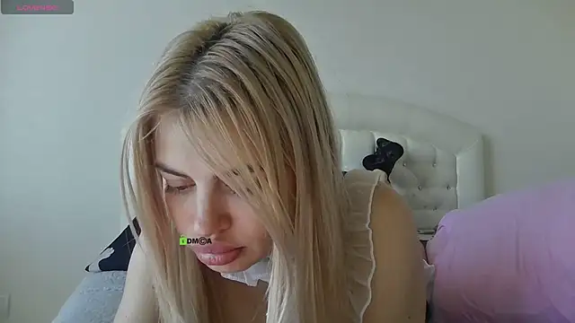 ShamlesssAdell webcam