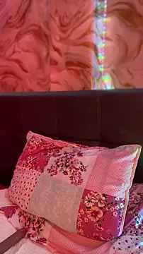 SweetLittleRed webcam