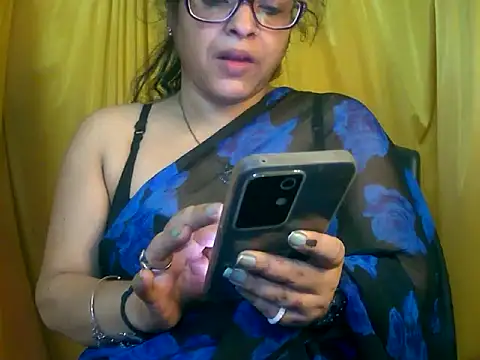 LOVERIAKOL webcam