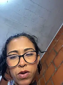 Emma__cumlovee webcam