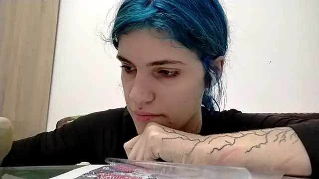 GrungyWhimsy webcam