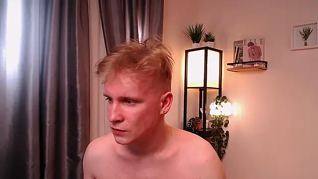 AlexxSweet webcam
