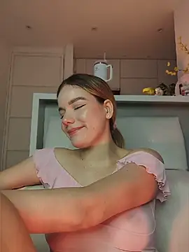 NicoleCut webcam