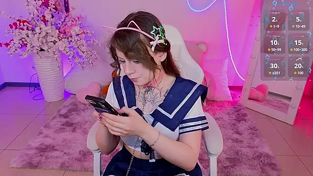 EricaMoonn webcam