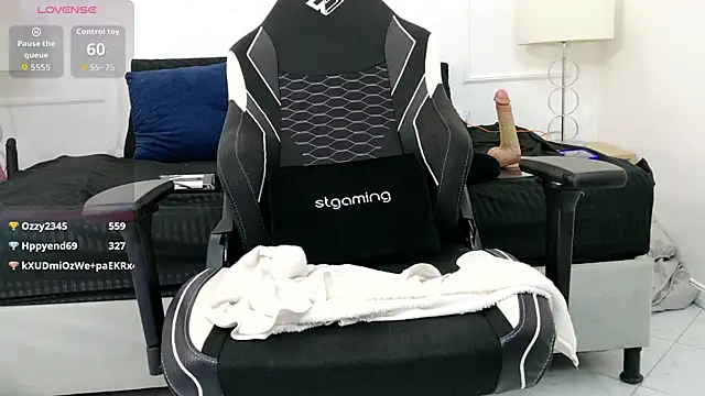 lunaa_ebony webcam