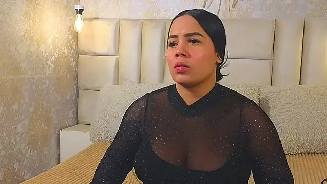 EmilyQueen3x webcam