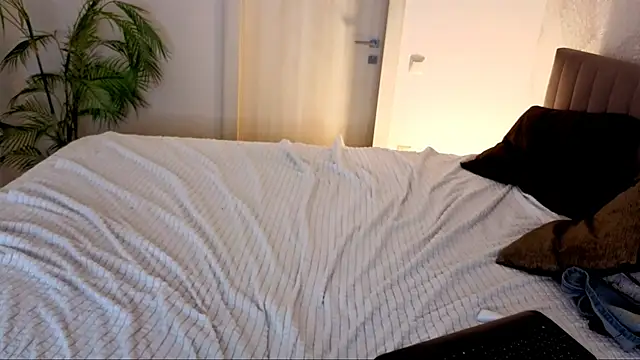 BlushingAngelita webcam