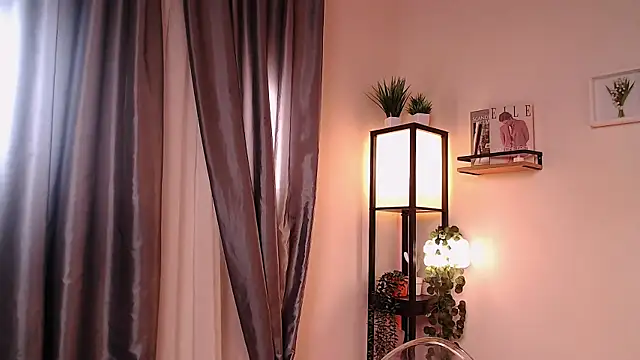 AlexxSweet webcam