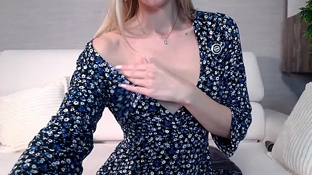 yummy_blonde webcam