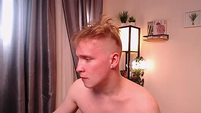 AlexxSweet webcam