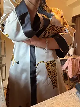 Hotmomcheckk_ webcam