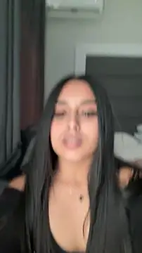 LilMisIndianx webcam