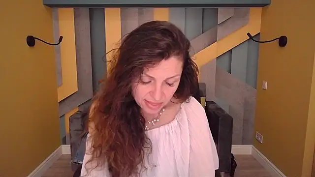 EllaLong webcam