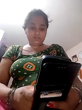 Trisha_71 webcam