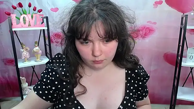 NeonilaLisova webcam