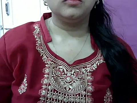 Cute_Aliyaa webcam