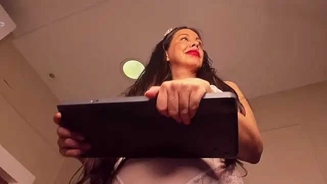 AriadnaHarper webcam