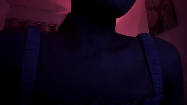 Divine_Madeleine webcam