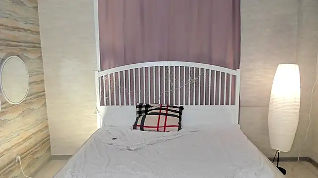 AminaRuthers webcam