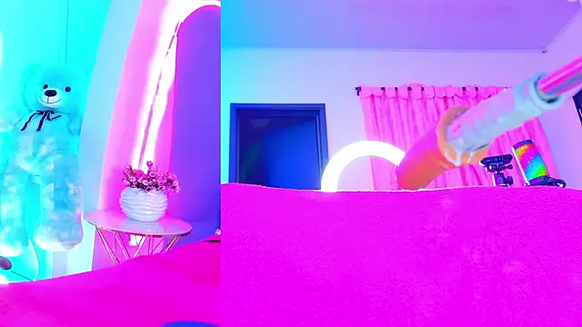 NathaxaLeans webcam