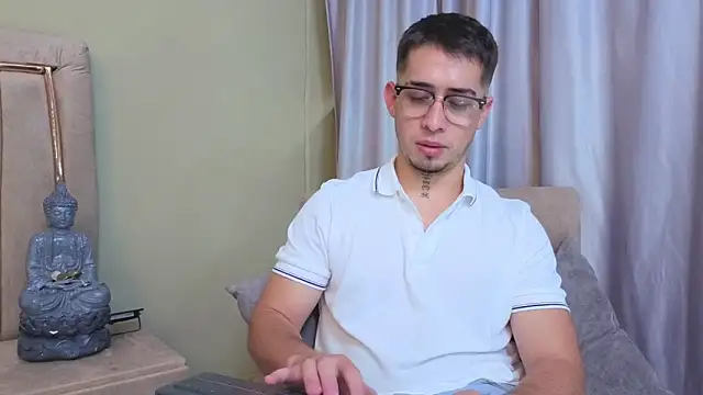 Tommas_Jhonson webcam