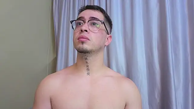 Tommas_Jhonson webcam