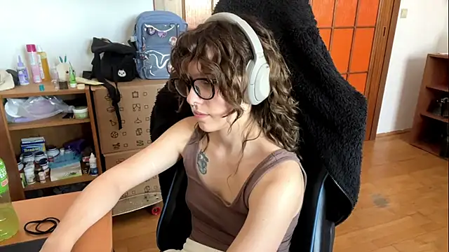 PillowPeachX webcam