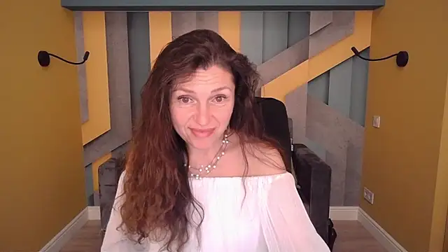 EllaLong webcam