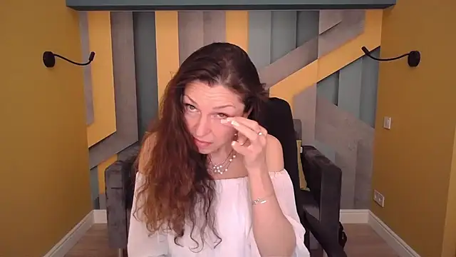 EllaLong webcam
