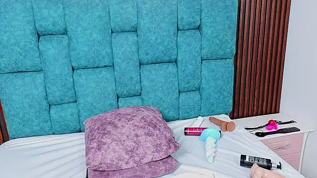 anniehiper - AnnieHiper's free webcam - UK Sex Cams