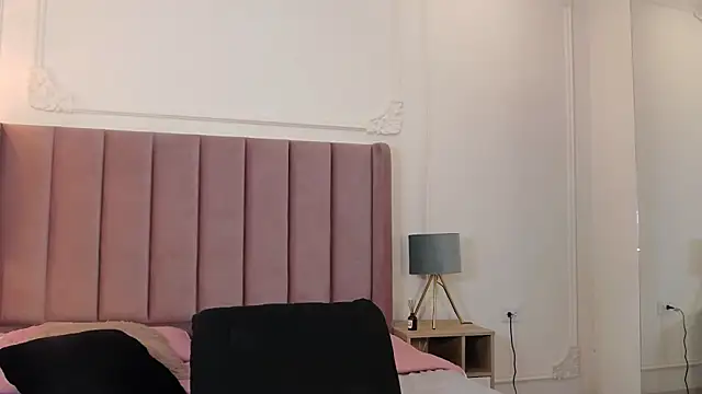 LiaTrainor webcam