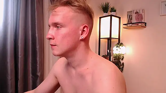 AlexxSweet webcam