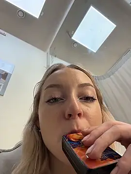 melissa_grr - Melissa_grr's free webcam - UK Sex Cams