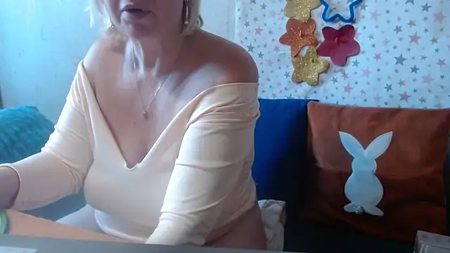 QueenLana webcam