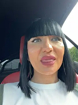 mysticcleo (Ask my age) - BJ SULLA MACCHINA
