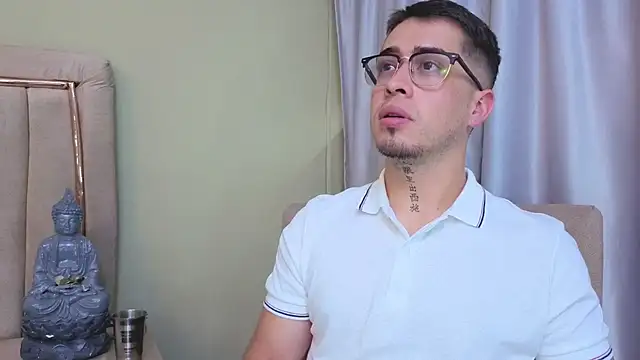 Tommas_Jhonson webcam