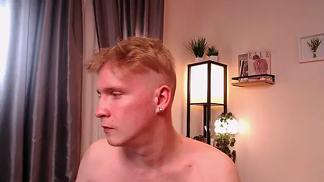 AlexxSweet webcam