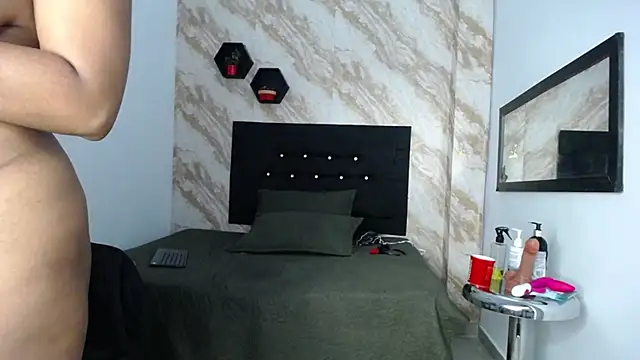 issa__love webcam