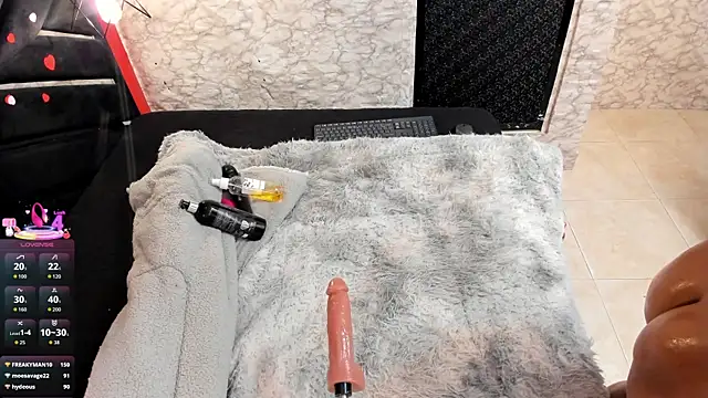 IVISBOUNCYASS webcam