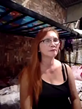 SexyHottMom webcam
