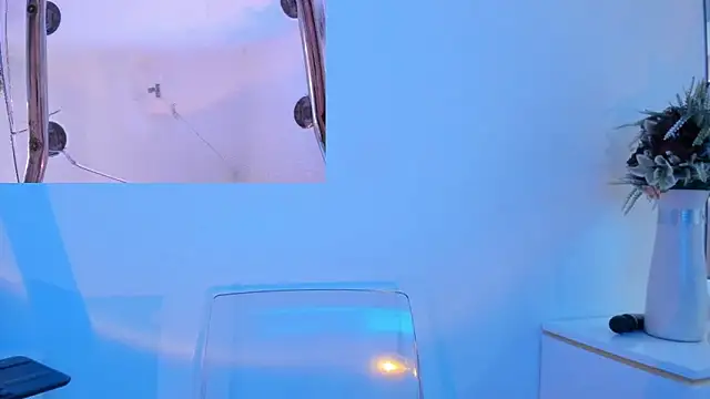 chloe_larson webcam