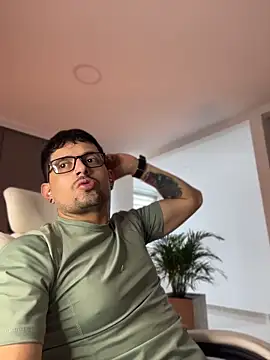 TroyeSavage webcam