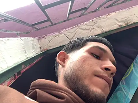 tanned_boy webcam