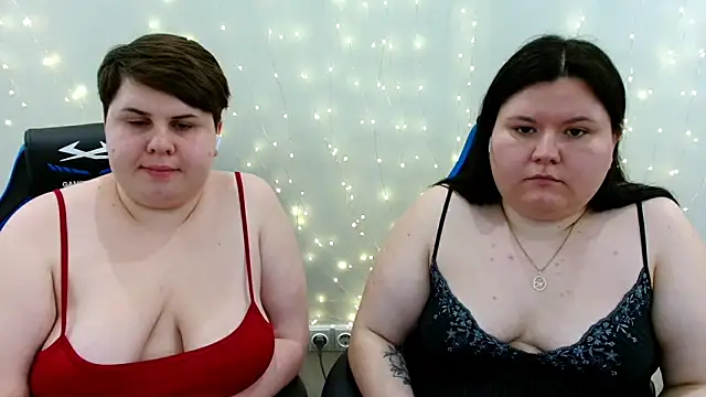BeckyAndHellen webcam