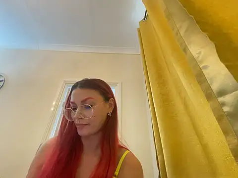 FoxyValentine webcam