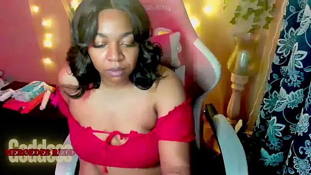 Goddess_MercedesRedd webcam