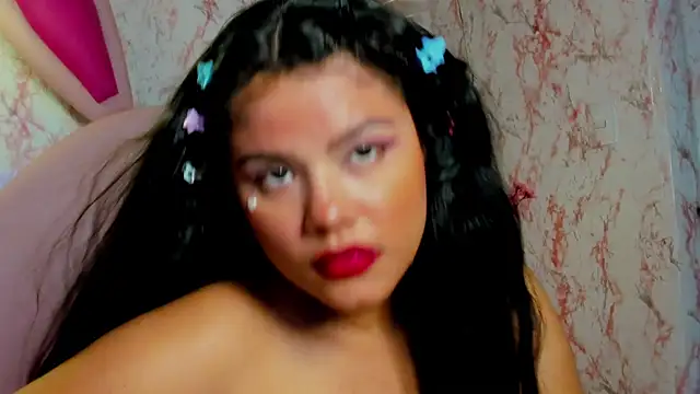 Divine_Ela webcam